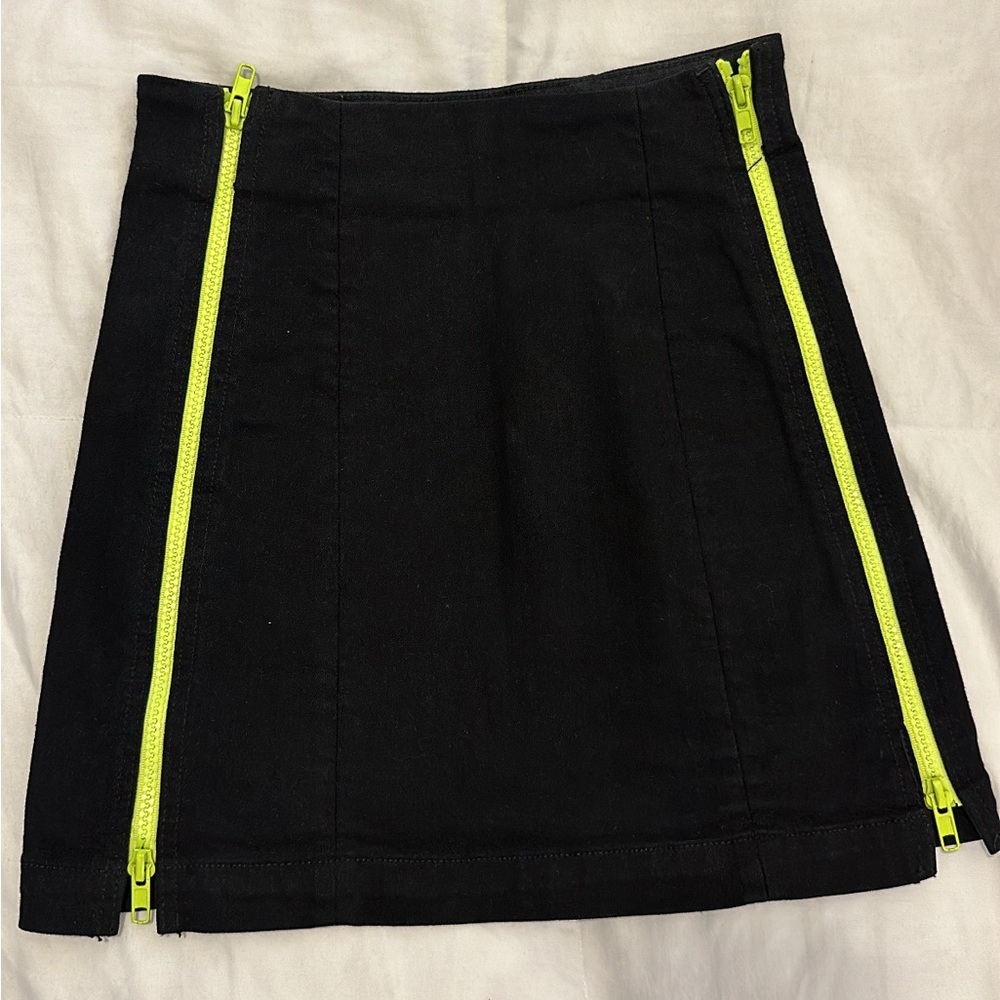 Carmar denim skirt with zippers sz 23